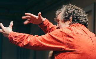 Peter Schuback dirigerar Stamp Music av Ingvar Lidholm under Svensk Musikvår 2016, Foto: Christpher Hästbacka