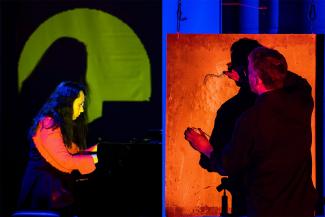 Eva Sidén och Jens Hedman uppträder på en scen upplyst i starka färger