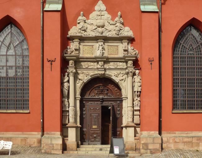 S:t Jacobs kyrka södra portalen, foto Holger Ellgaard.
